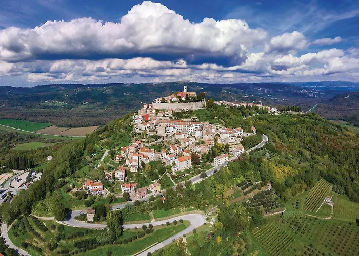 Gorgeous In With Wifi Lägenhet Oprtalj